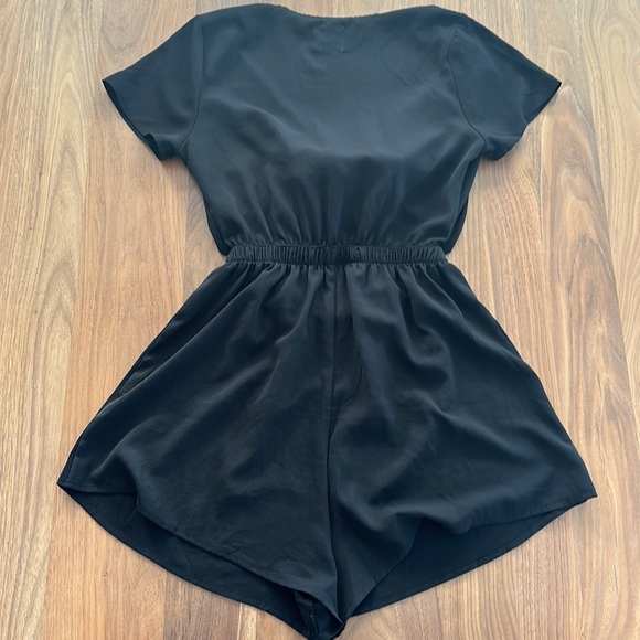 🌿🌿 Polly Romper with Front Tie - Picture 2 of 5